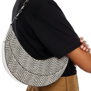 REJINA PYO BANANA BAG